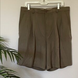 Joseph & Feiss Men's Brown/Olive Flat Front Shorts